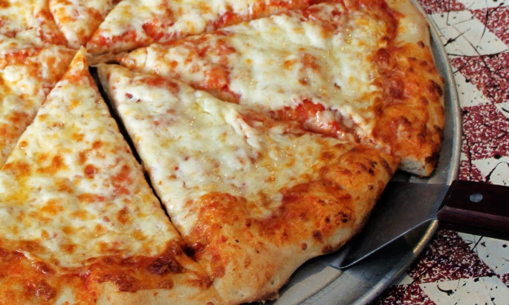 top 7 reasons people love pizza