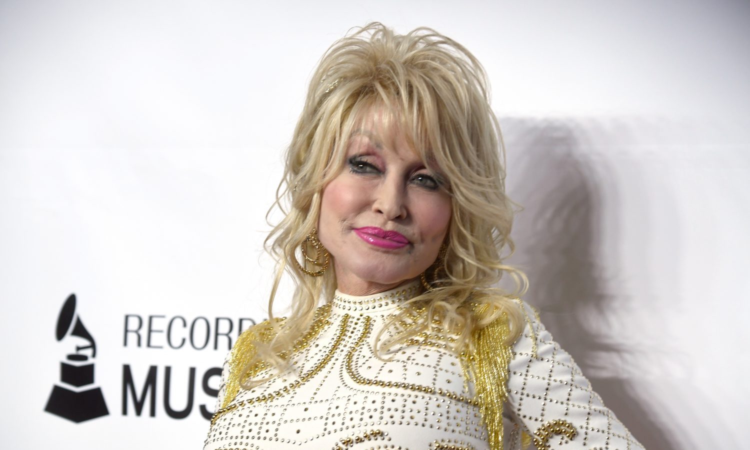 Dolly Parton Gets COVID-19 Vaccine & The Internet Is Relieved